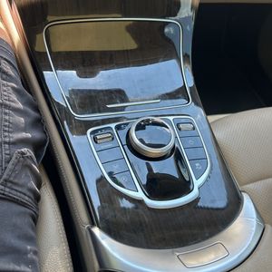 2017 Mercedes-BENZ GLC thumbnail 62