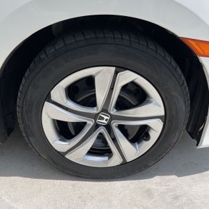 2018 Honda CIVIC LX — миниатюра 20