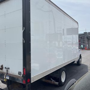 FORD E-350 CUTAWAY - 8