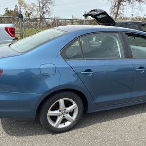 VOLKSWAGEN JETTA 1.4T S - 9