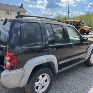 JEEP LIBERTY SPORT - 9