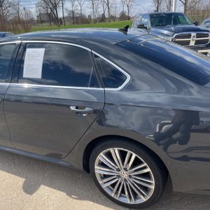 VOLKSWAGEN PASSAT 1.8T SPORT - 6