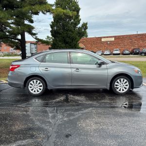 2017 Nissan SENTRA SV — фото 10
