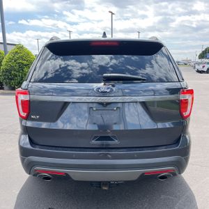 FORD EXPLORER XLT - 7