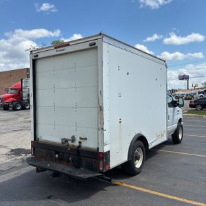 FORD E-350 CUTAWAY - 8