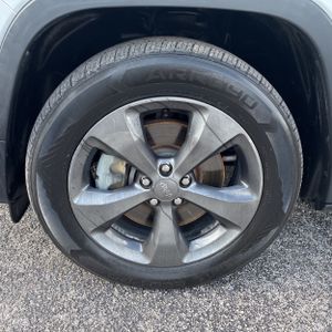 2019 JEEP CHEROKEE LIMITED — миниатюра 17