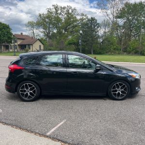 FORD FOCUS SE - 10
