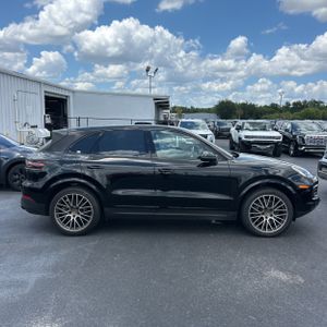 PORSCHE CAYENNE - 10