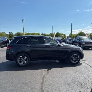 MERCEDES-BENZ GLC - 10