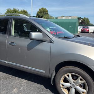 2011 Nissan ROGUE SV photo 13