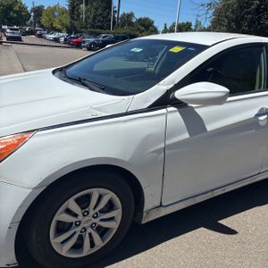 2012 Hyundai SONATA GLS 照片 2