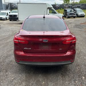 FORD FOCUS SE - 7