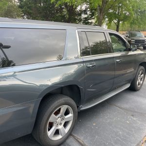 CHEVROLET SUBURBAN LT - 9