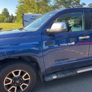 2014 Toyota TUNDRA LIMITED photo 2