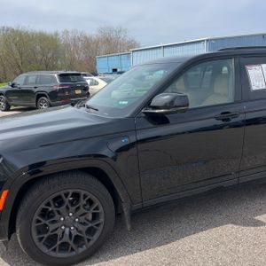 JEEP GRAND CHEROKEE 4XE SUMMIT RESERVE - 2