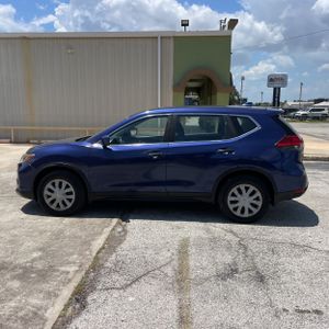 2017 Nissan ROGUE SV — фото 3