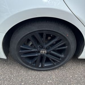 2025 Toyota CAMRY SE thumbnail 17