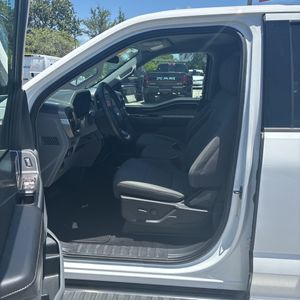 صورة مصغرة 32 لـ 2025 FORD F-150 XLT