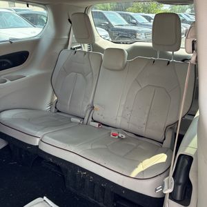 2017 Chrysler PACIFICA LIMITED — миниатюра 37