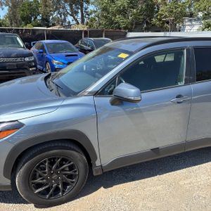 2022 Toyota COROLLA CROSS LE photo 2