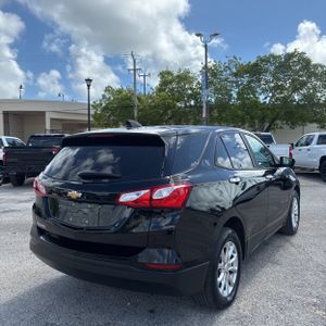 Chevrolet Equinox LS - 8