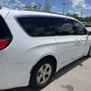 2020 Chrysler PACIFICA TOURING L — фото 9