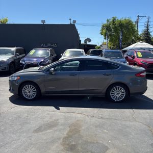 FORD FUSION HYBRID SE - 3