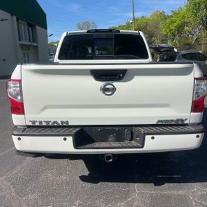 NISSAN TITAN PRO-4X - 7