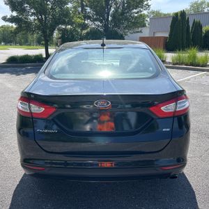 FORD FUSION SE - 7