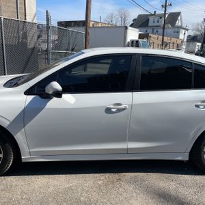 SUBARU LEGACY PREMIUM - 4