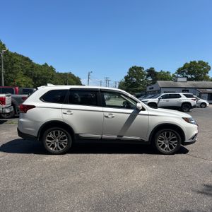 2017 Mitsubishi OUTLANDER SE — фото 10