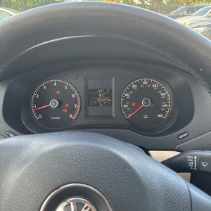 صورة 38 لـ 2011 Volkswagen JETTA SE