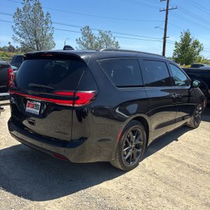 CHRYSLER PACIFICA LIMITED - 8