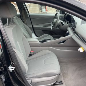 صورة مصغرة 32 لـ 2023 Hyundai ELANTRA SEL