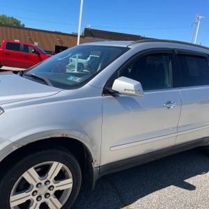 2010 Chevrolet TRAVERSE LT 照片 2