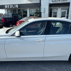 BMW 3 SERIES 330I - 4