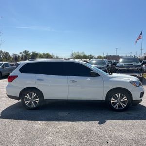 NISSAN PATHFINDER SV - 10