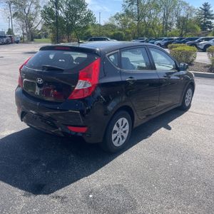 HYUNDAI ACCENT SE - 8