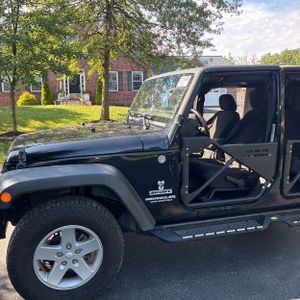 صورة 2 لـ 2016 JEEP WRANGLER UNLIMITED SPORT