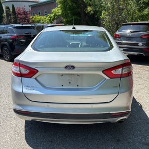 FORD FUSION SE - 7
