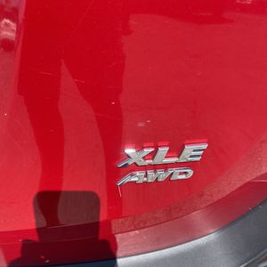 صورة 23 لـ 2015 Toyota RAV4 XLE