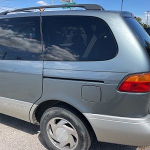 2000 Toyota SIENNA XLE photo 6