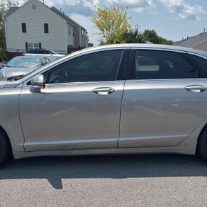 2016 Lincoln MKZ BASE — фото 4