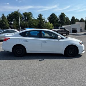 2019 Nissan SENTRA S 照片 10