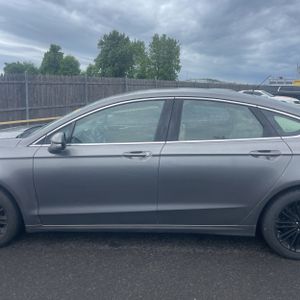 FORD FUSION SE - 4