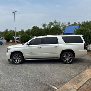 CHEVROLET SUBURBAN - 3