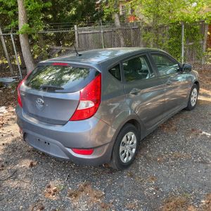 HYUNDAI ACCENT SE - 8