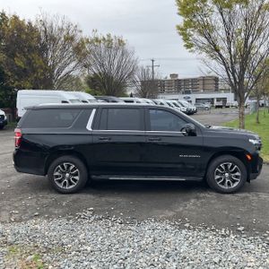 CHEVROLET SUBURBAN LT - 10