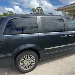 CHRYSLER TOWN & COUNTRY TOURING L - 9