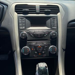 صورة 38 لـ 2013 FORD FUSION HYBRID SE